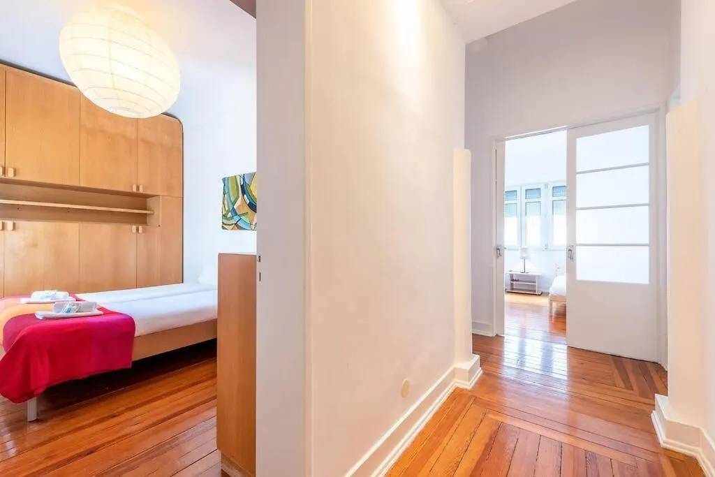 Myplacelisbon - Cassiano Large Apartment  Лиссабон