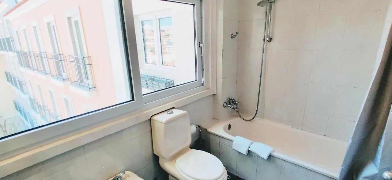 Myplacelisbon - Cassiano Large Apartment 0*, Лиссабон Португалия